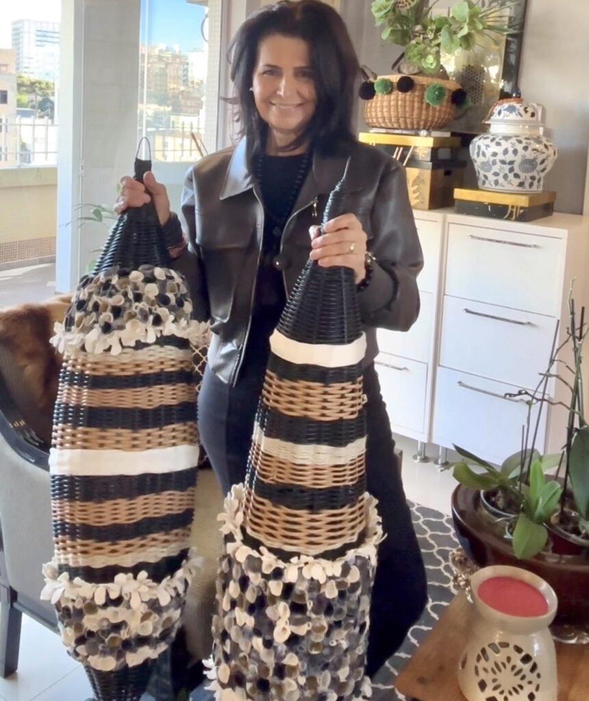 O upcycling sofisticado e a arte têxtil nas obras de Jamile de Aguiar