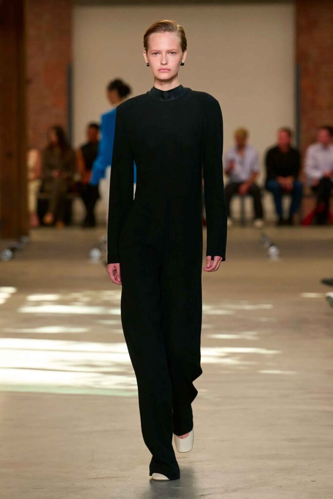 Calvin Klein coloca o minimalismo para o jogo no verão 2027